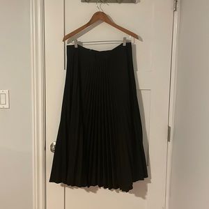 Zara XL Black pleated skirt.